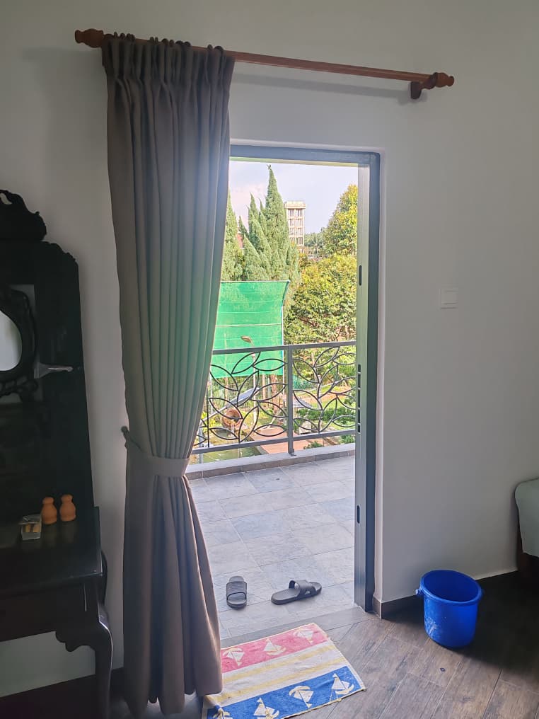 DOOR CURTAIN